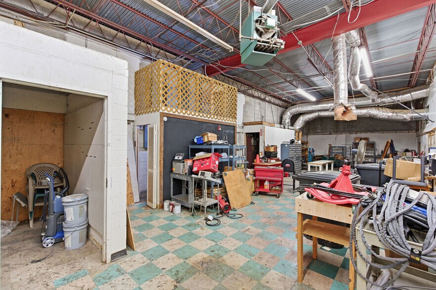 More Photos Of 1111-1115 Donelson Ave, Old Hickory Showroom For Lease