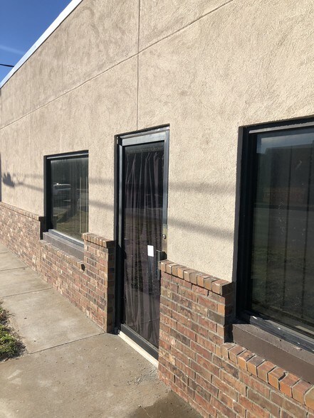 More Photos Of 8815 N Western Ave, Oklahoma City Service For Sale