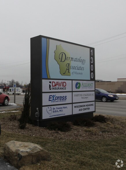 More Photos Of 1300 S Green Bay Rd, Racine Office For Lease