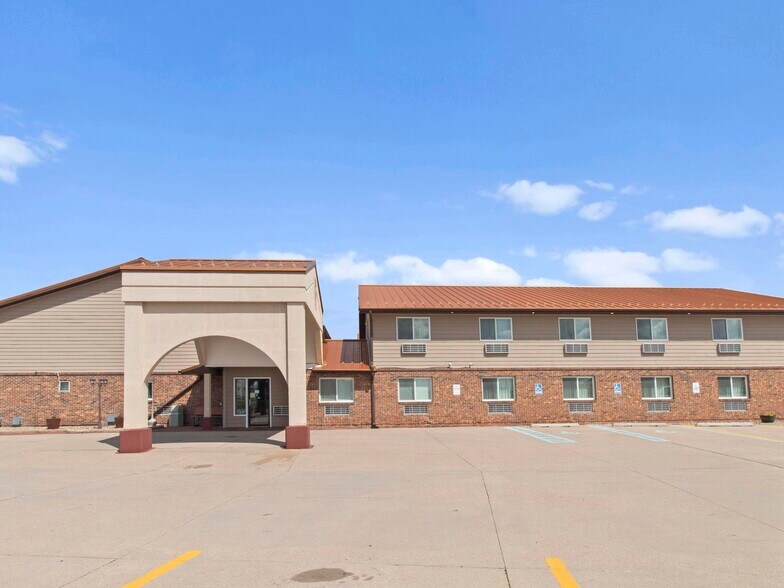 More Photos Of 500 E A St, Ogallala Hotel For Sale