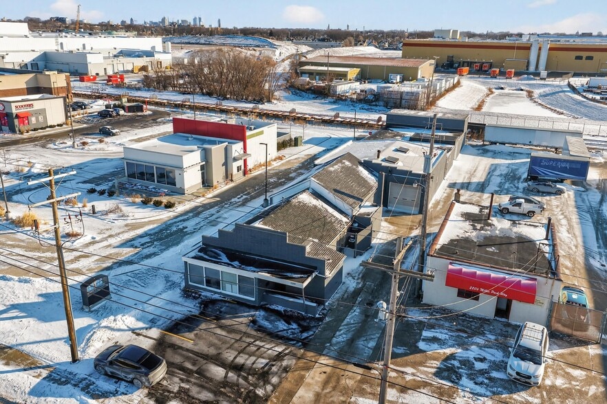 More Photos Of 2200 S Miller Pky, Milwaukee Distribution For Sale
