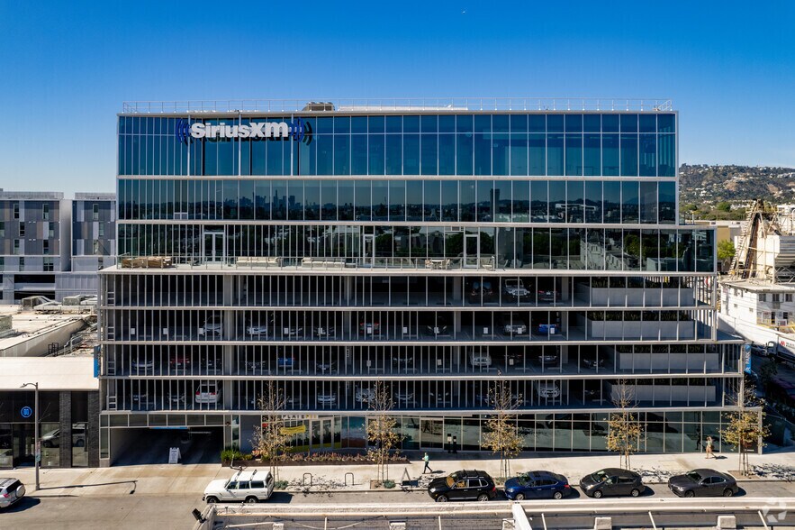 More Photos Of 953 N Sycamore Ave, Los Angeles Office For Lease