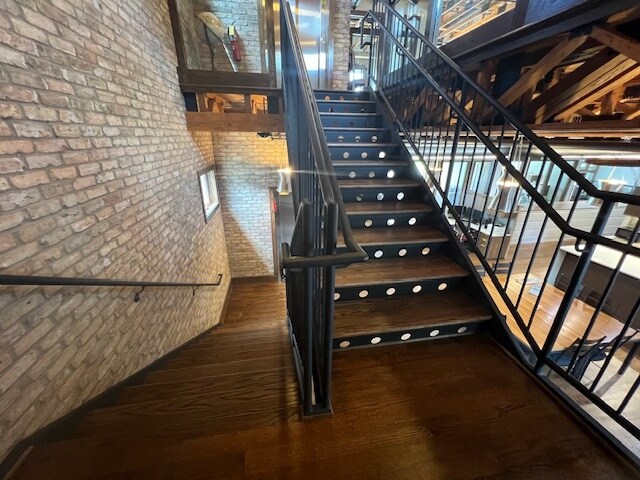 More Photos Of 220 N River St, East Dundee Freestanding For Sale