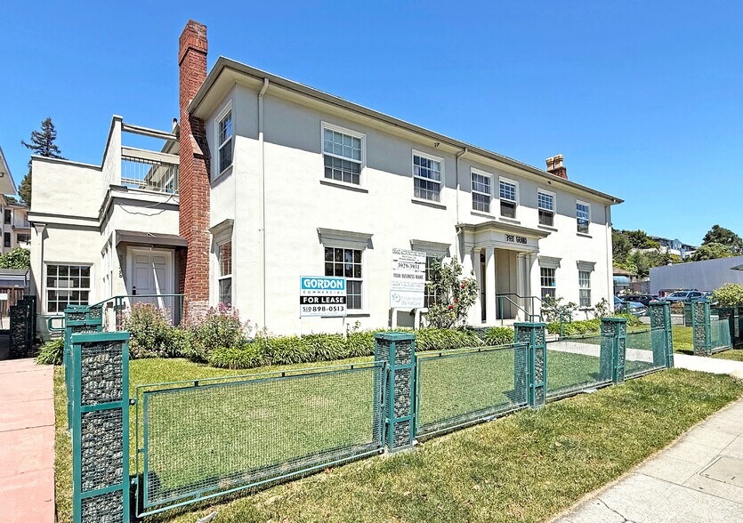 Primary Photo Of 3929 Grand Ave, Oakland Medical For Lease