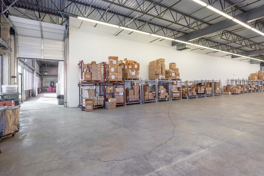More Photos Of 450-460 Veterans Dr, Burlington Light Distribution For Lease