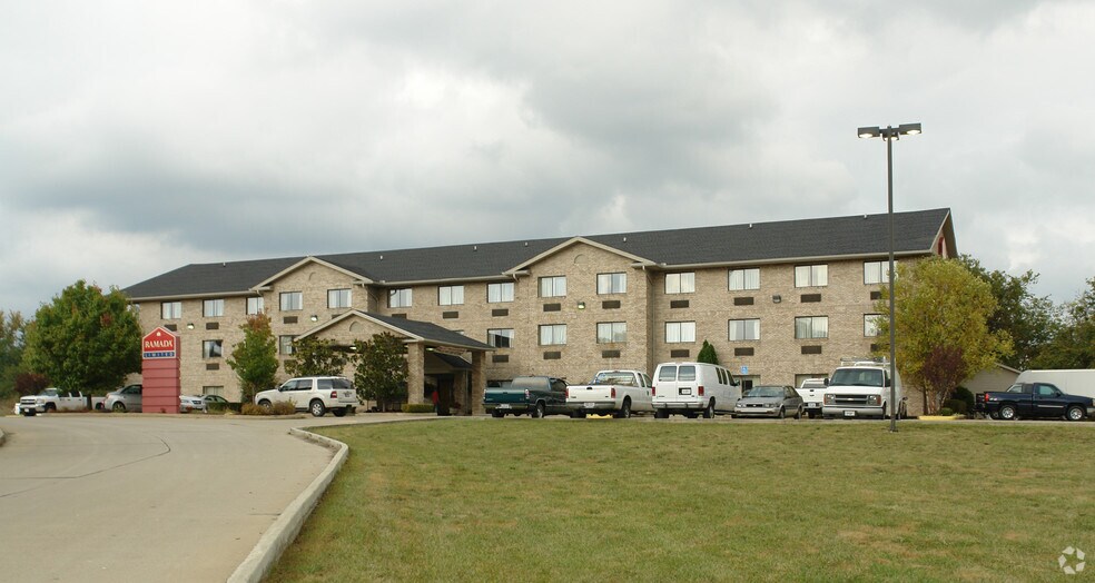 Primary Photo Of 6000 Crider Dr, Catlettsburg Hotel For Sale