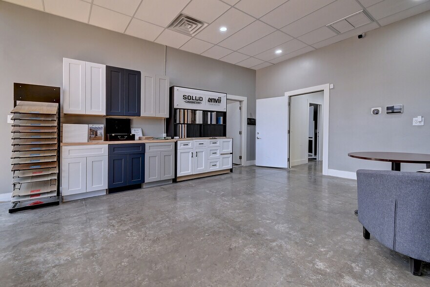 More Photos Of 7107 E Southern Ave, Mesa Warehouse For Lease