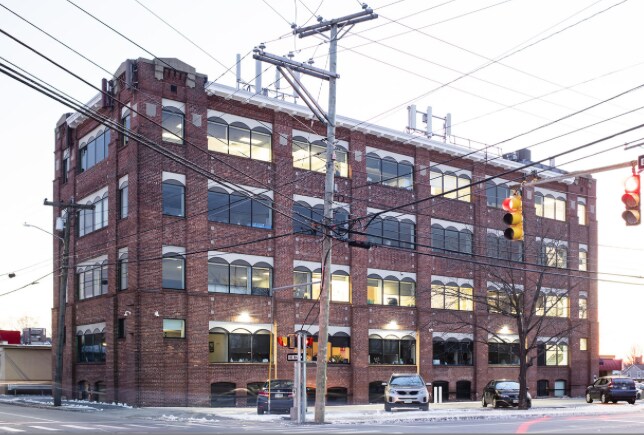 More Photos Of 228 Maple St, Manchester Office For Sale