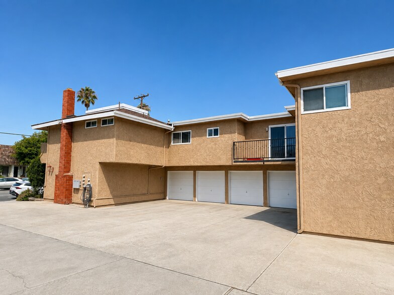 More Photos Of 16672 Algonquin St, Huntington Beach Apartments For Sale
