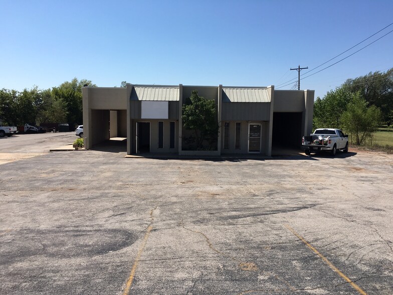 More Photos Of 3920 Classen Blvd, Norman Industrial For Lease