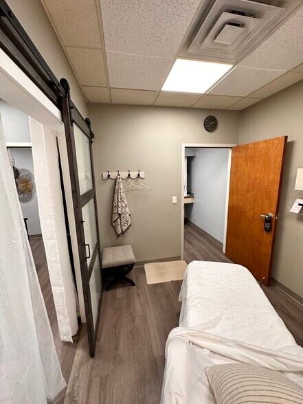 More Photos Of 1810 Erie Blvd E, Syracuse Office For Sale