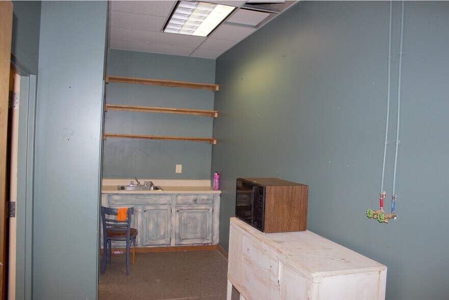 More Photos Of 2755-2761 E Henrietta Rd, Henrietta Unknown For Lease