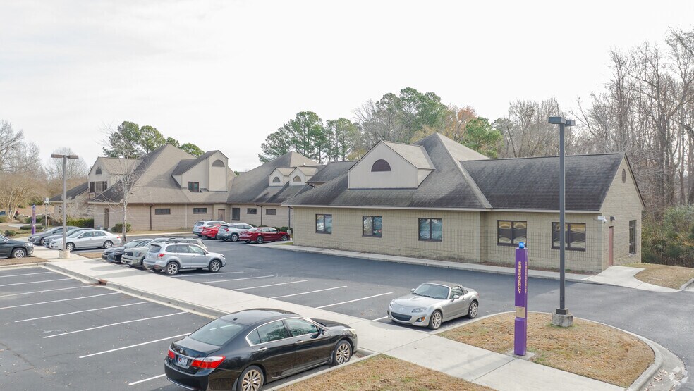 More Photos Of 905 Johns Hopkins Dr, Greenville Medical For Sale