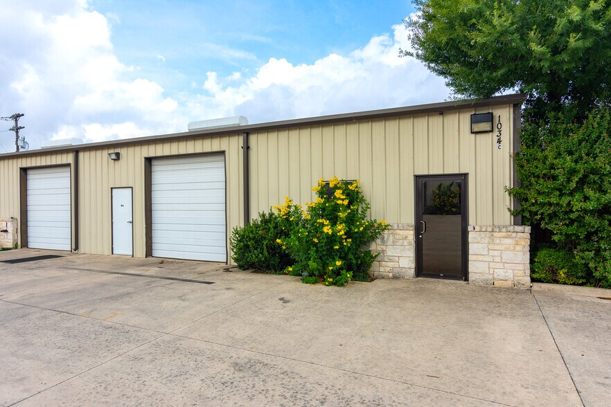 More Photos Of 1034 Canyon Bend Dr, Dripping Springs Warehouse For Sale