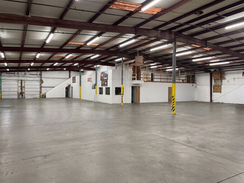 More Photos Of 3150 Moon Station Rd, Kennesaw Warehouse For Lease