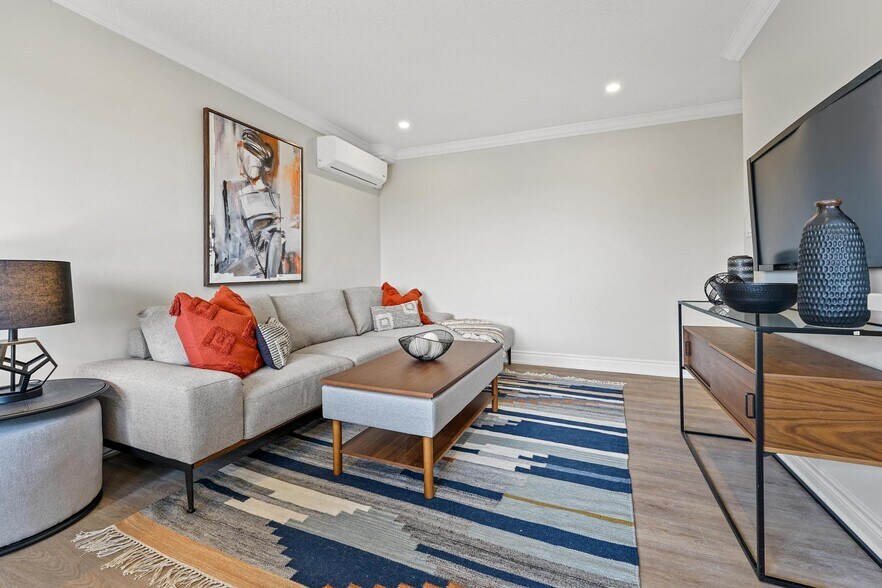 More Photos Of 143 Main St S, Brampton Apartments For Sale