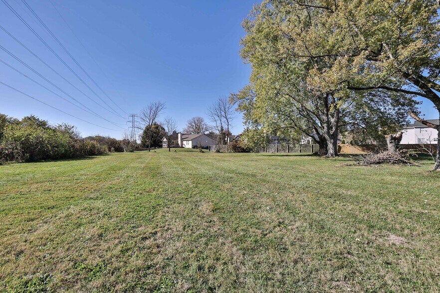 More Photos Of 8523 Cincinnati-Columbus Rd, West Chester Office For Sale