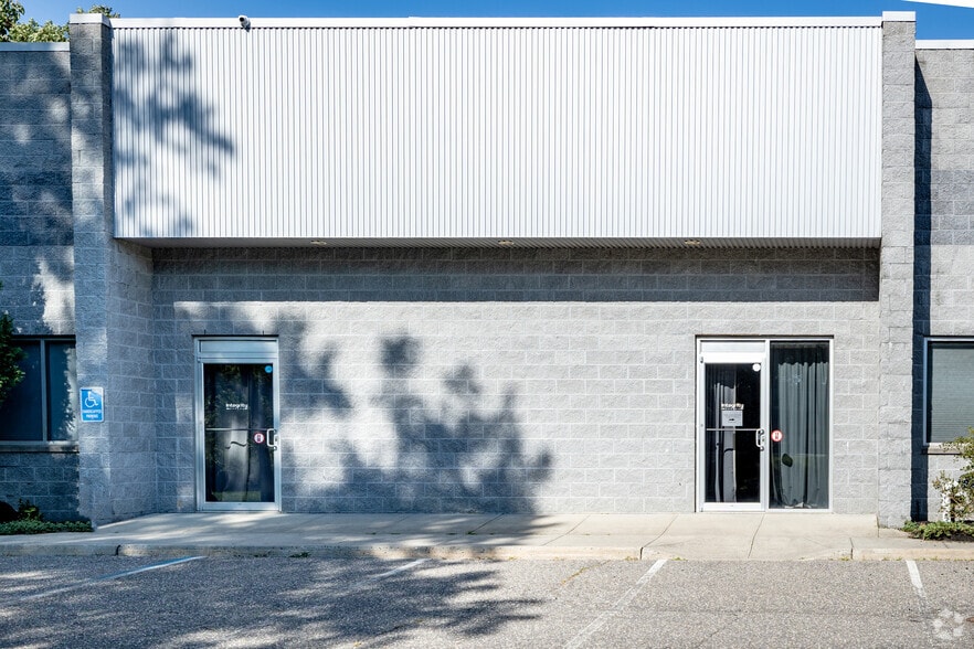 More Photos Of 1 Old Dock Rd, Yaphank Warehouse For Lease