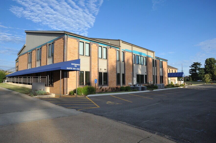More Photos Of 12810-12818 Tesson Ferry Rd, Saint Louis Medical For Lease