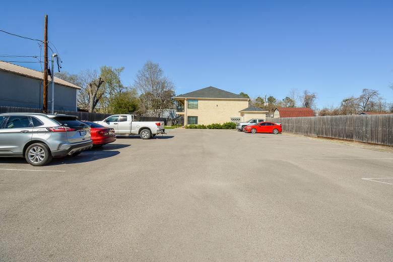 25 Parker Rd, Houston, TX 77076 Apartments For Sale