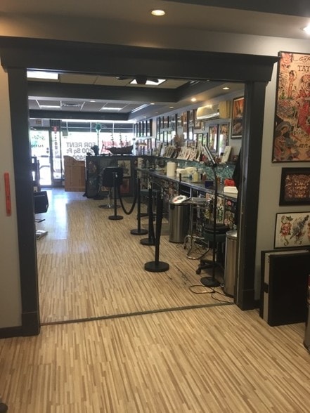 More Photos Of 123-127 Merrick Rd, Amityville Storefront For Lease
