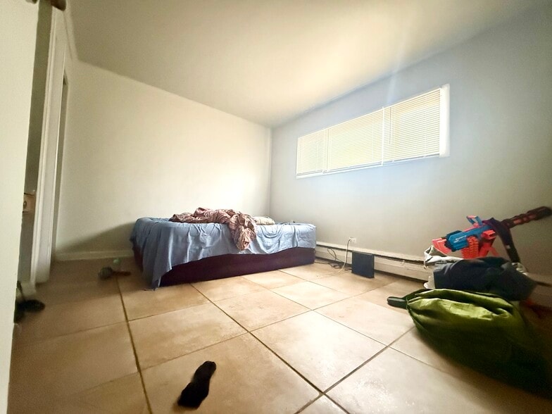 More Photos Of 7535 S Saginaw Ave, Chicago Apartments For Sale