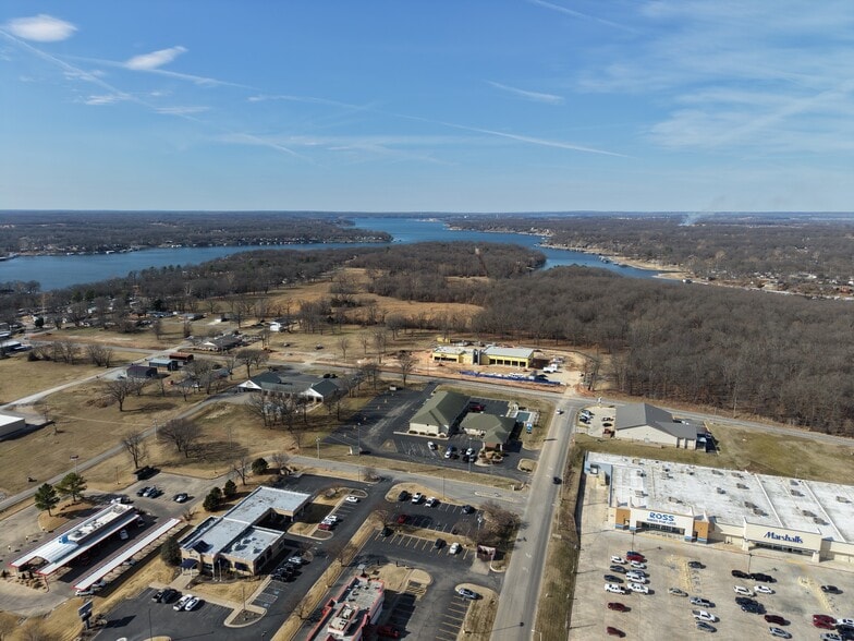 More Photos Of 120 W 18th St, Grove Hotel For Sale