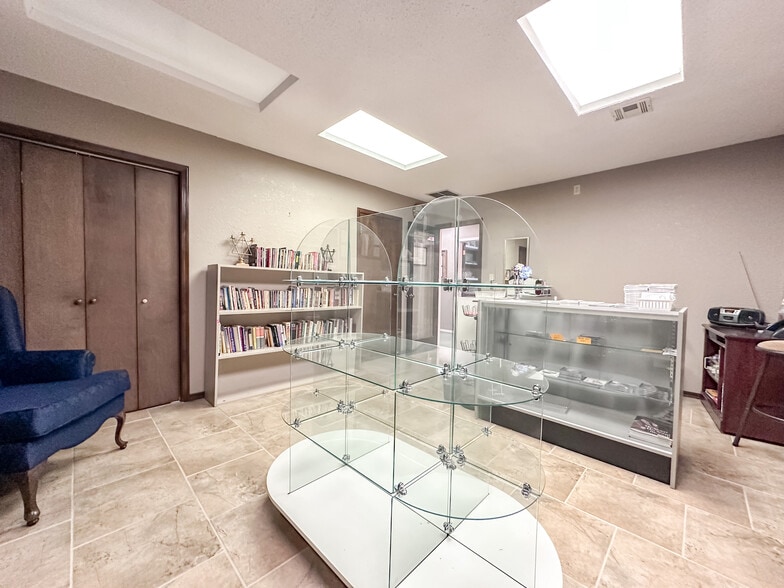 More Photos Of 2833 W Main St, Jenks Religious Facility For Sale