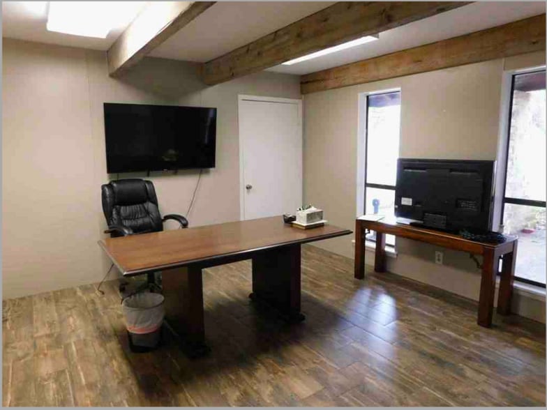 More Photos Of 711 N Jefferson Ave, Mount Pleasant Medical For Lease