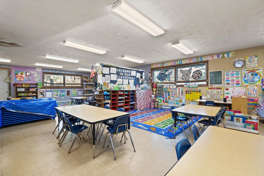 More Photos Of 600 E Ashland St, Brockton Office For Sale