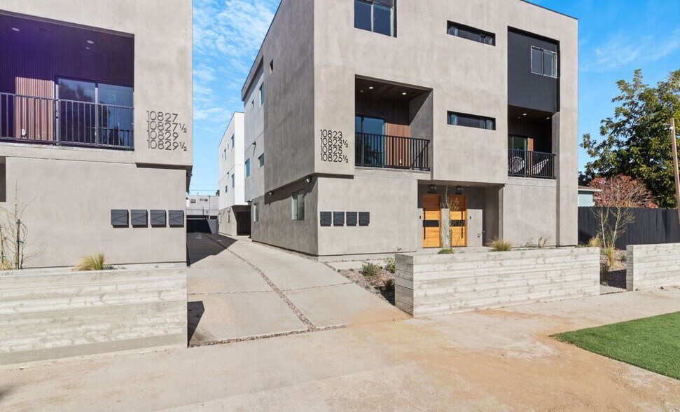 More Photos Of 10821 Hartsook St, North Hollywood Apartments For Sale