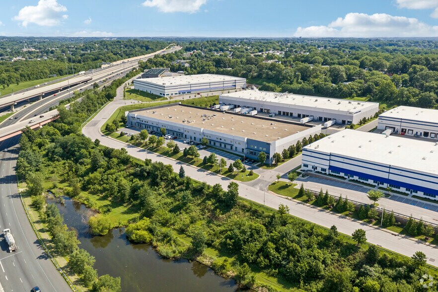 More Photos Of 1901 62nd St, Rosedale Warehouse For Lease
