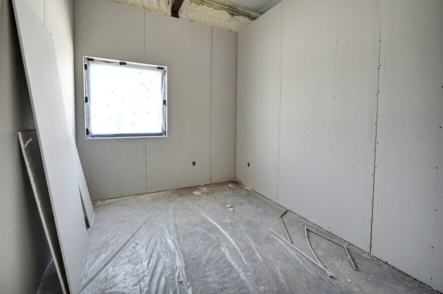 More Photos Of 2811 S County Road 1257, Midland Warehouse For Sale