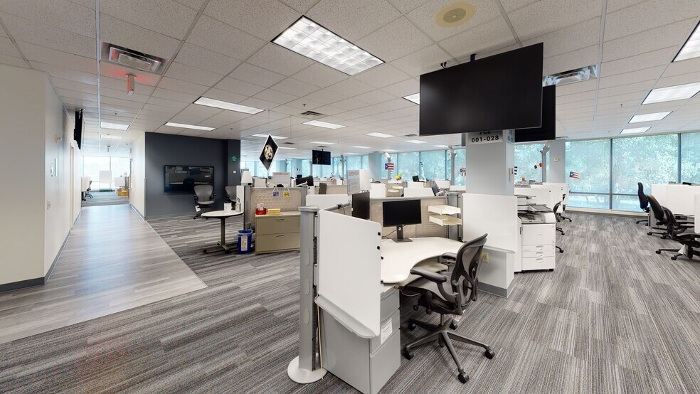 More Photos Of 6550 W Hillsborough Ave, Tampa Office For Lease