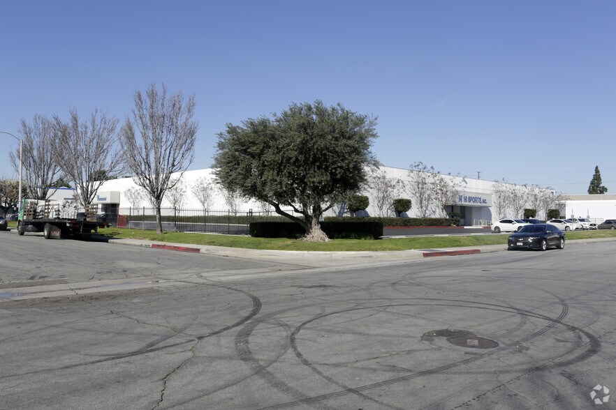 More Photos Of 16105 Gundry Ave, Paramount Manufacturing For Sale