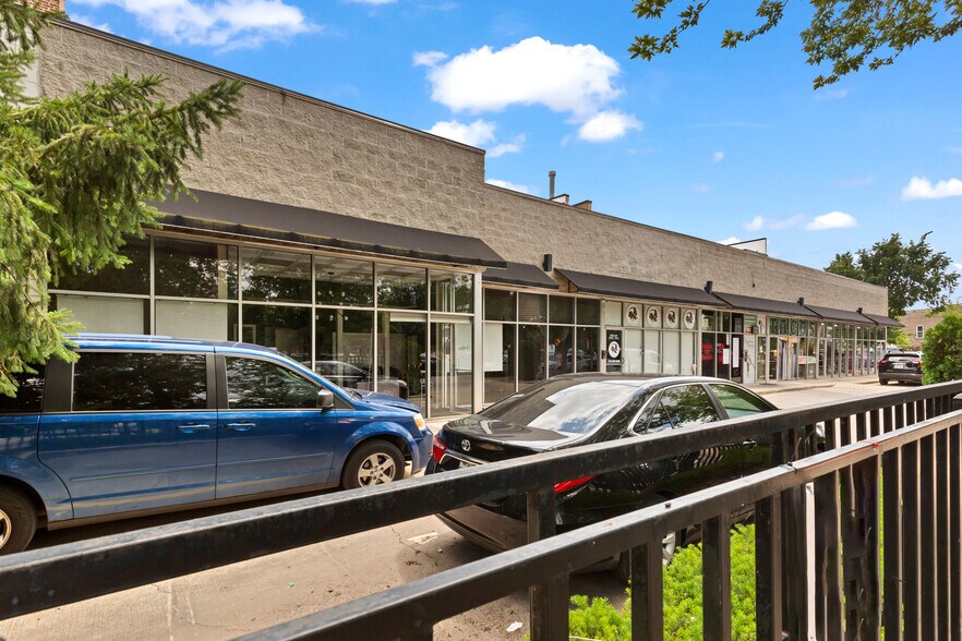 More Photos Of 700 E 47th St, Chicago Storefront For Sale
