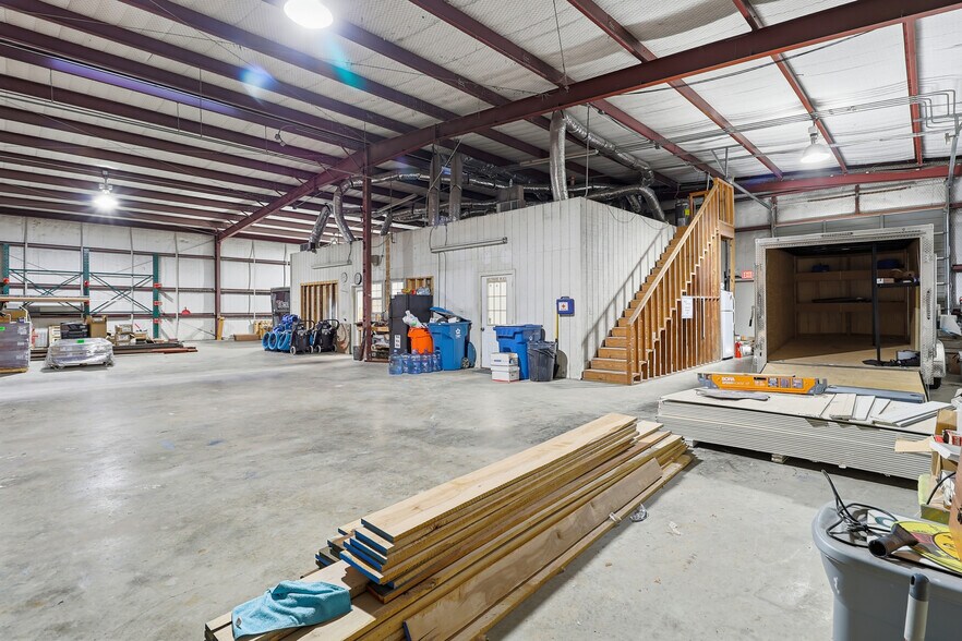 More Photos Of 5342 5th St, Katy Freestanding For Lease