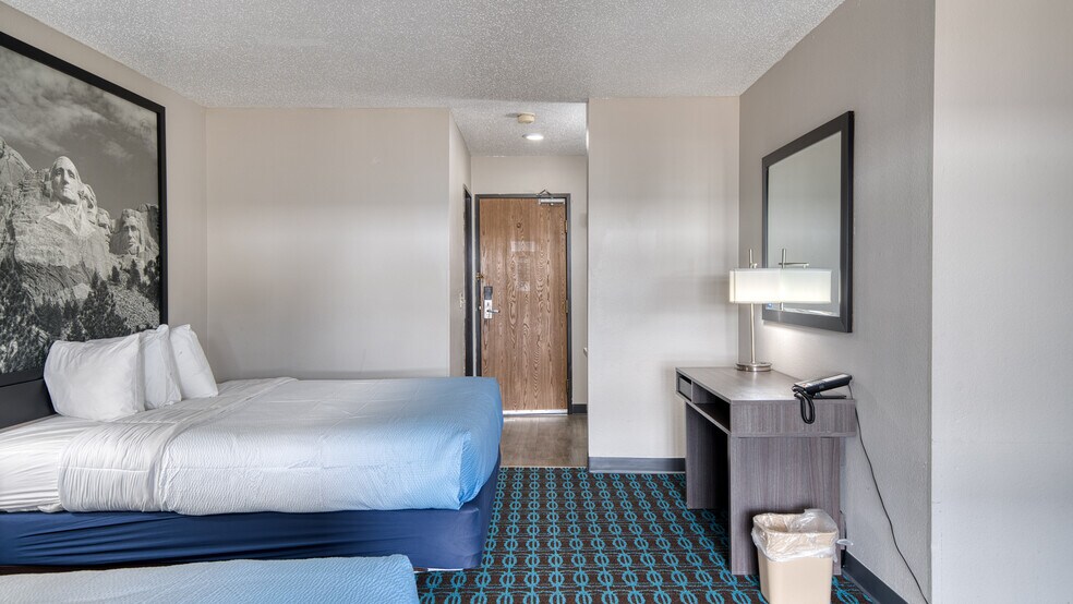 More Photos Of 2600 Whitewood Service Rd, Sturgis Hotel For Sale