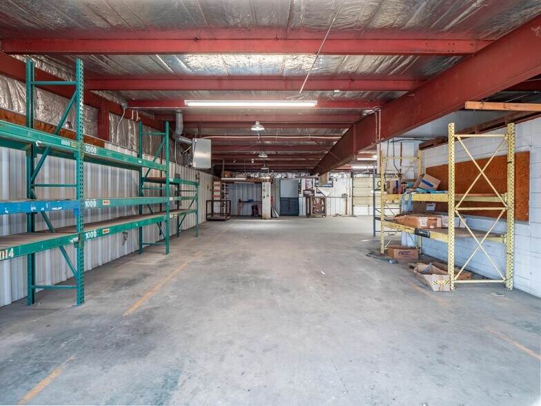 More Photos Of 1 W Choctaw Ave, Mcalester Flex For Sale