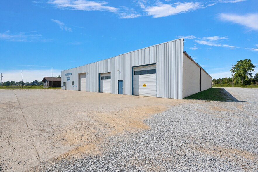 More Photos Of 2025 N Lapeer Rd, Lapeer Warehouse For Lease