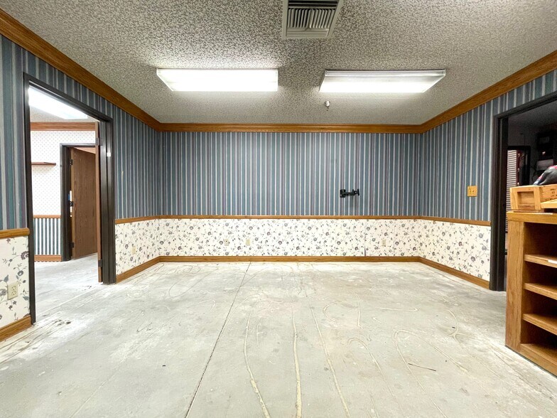 More Photos Of 11920 Goldring Rd, Arcadia Warehouse For Sale
