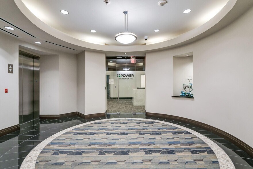 More Photos Of 3100 W 7th St, Fort Worth Office Residential For Lease