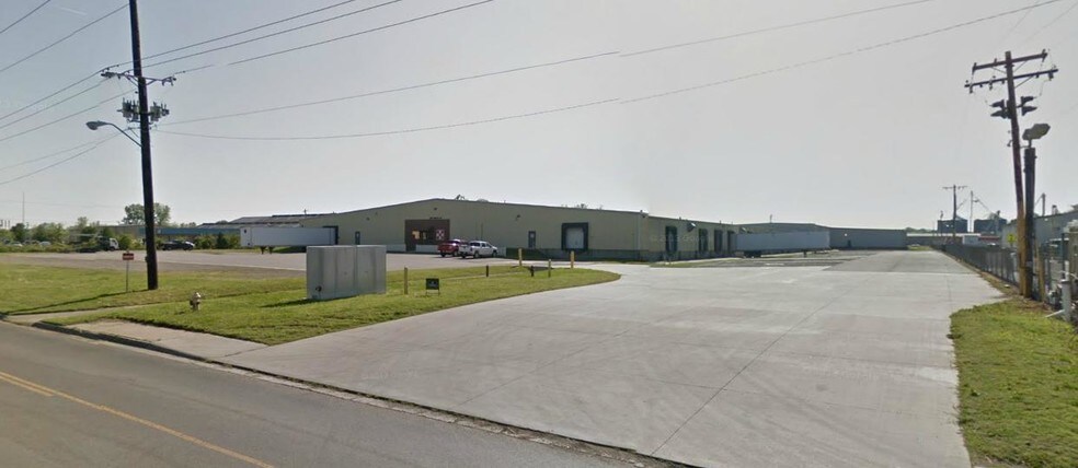 More Photos Of 810 S 28th St, Van Buren Warehouse For Lease