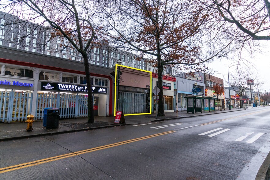 More Photos Of 4733-4735 University Way NE, Seattle Storefront For Lease