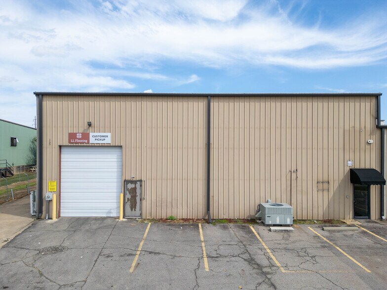 More Photos Of 2801 McKinley Ave, Fort Smith Warehouse For Lease
