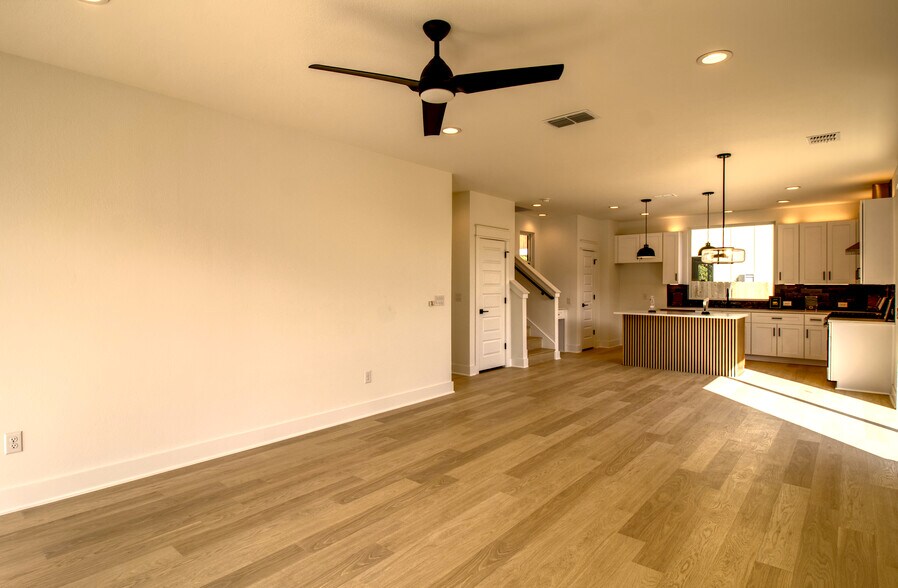 More Photos Of 2608 Bristol Dr, Austin Multifamily For Sale