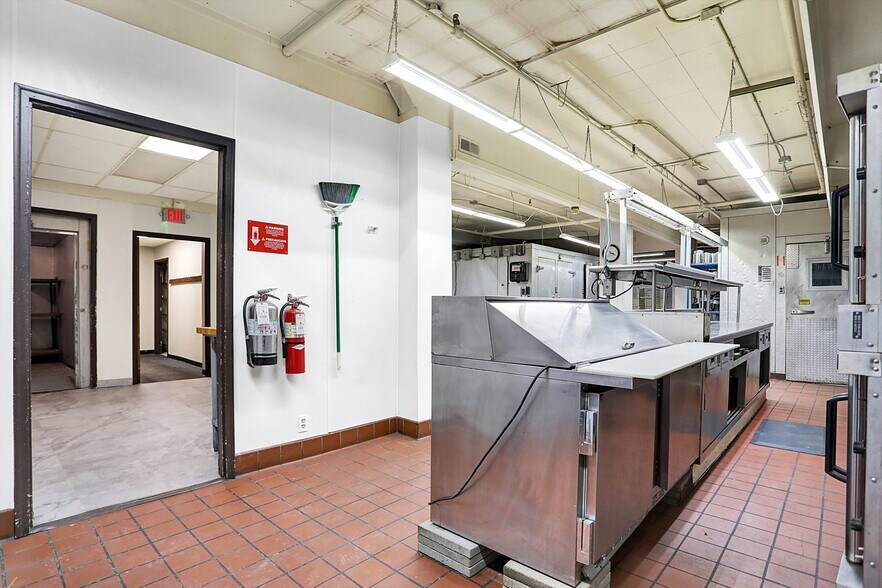More Photos Of 35 S Main St, Batesville Warehouse For Sale