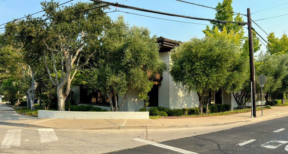 More Photos Of 684-690 Alamo Pintado Rd, Solvang Office For Lease