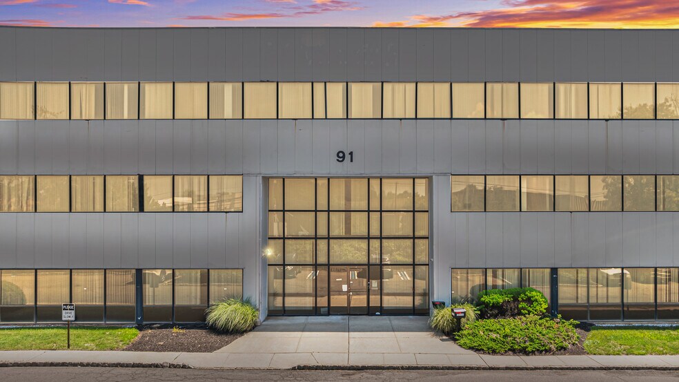 More Photos Of 91 New England Ave, Piscataway Warehouse For Lease