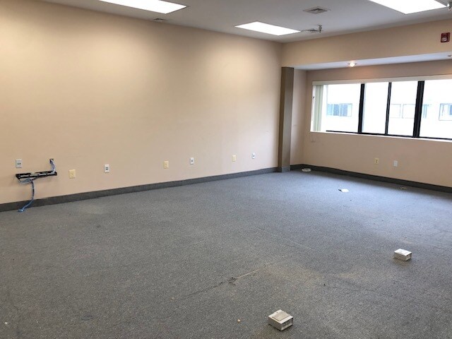 More Photos Of 239 New Rd, Parsippany Office For Lease
